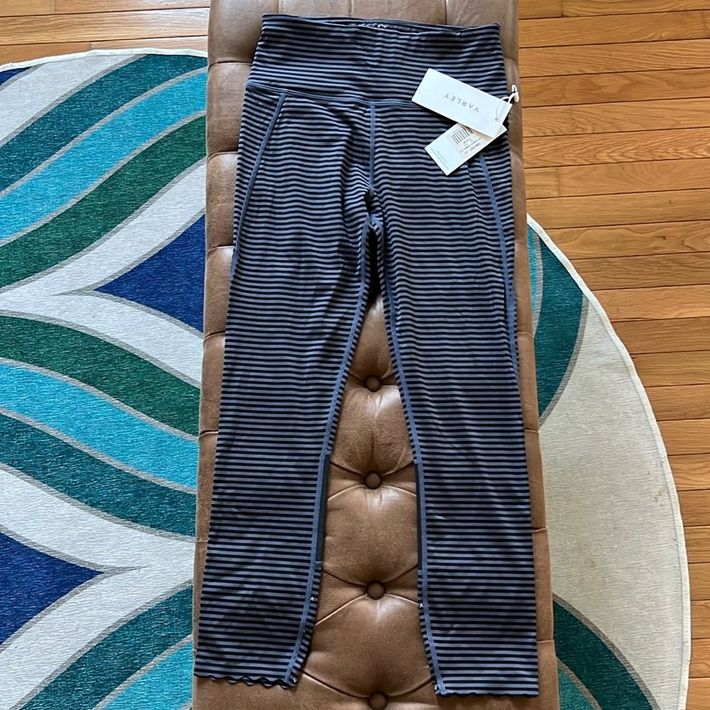 NWT: Varley Downing Tight with scalloped leg opening